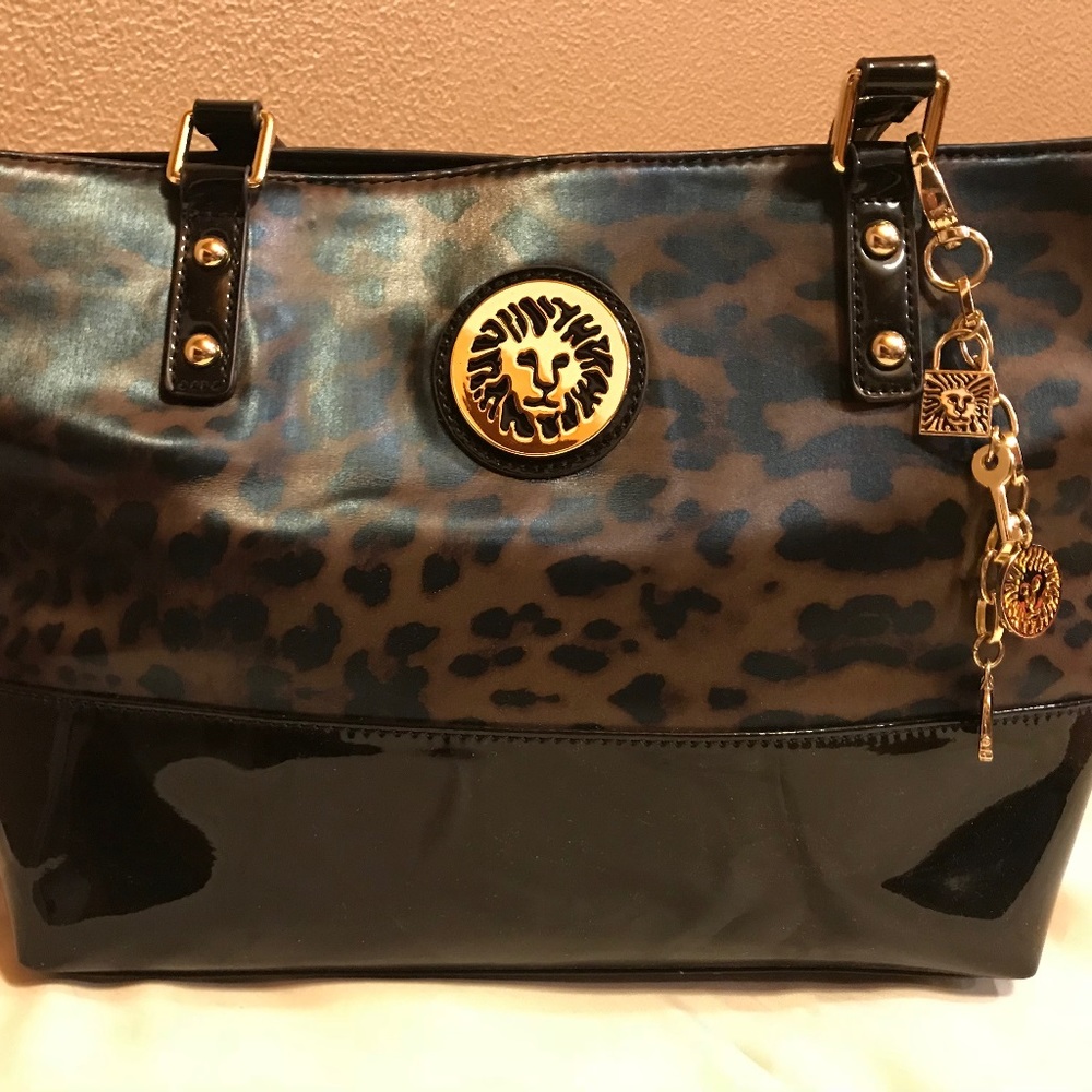 Anne Klein - Picture 1 of 3